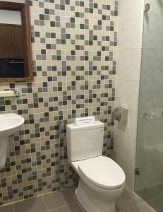 nha-ve-sinh-can-ho-2-phong-ngu-the-zen-residence